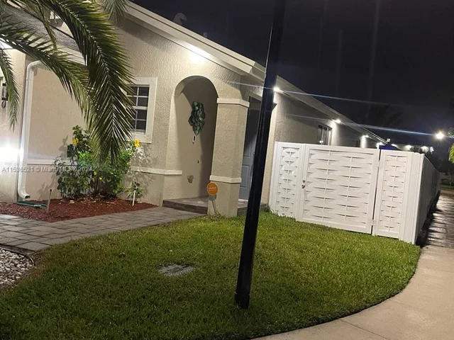 630 NE 5th Ter, Florida City FL 33034