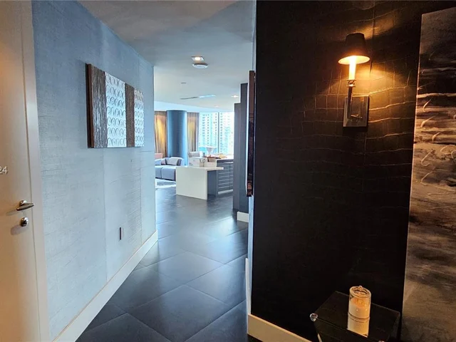 200 Biscayne Boulevard Way # 3602, Miami FL 33131