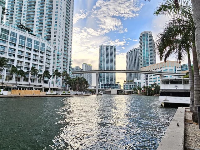 200 Biscayne Boulevard Way # 3602, Miami FL 33131