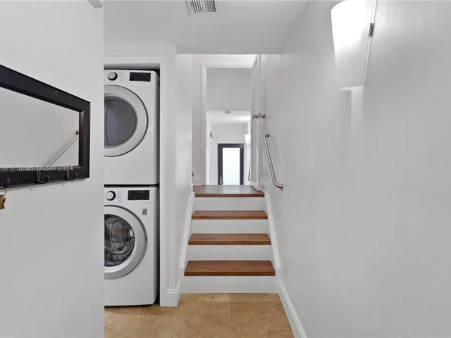 325 Meridian Ave # 5, Miami Beach FL 33139