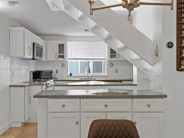 325 Meridian Ave # 5, Miami Beach FL 33139