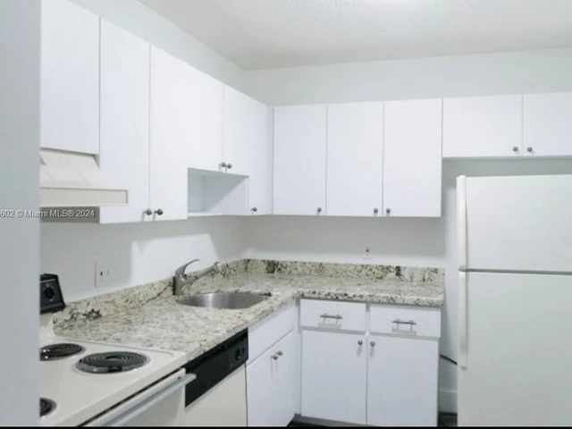 8277 SW 128th St # 203, Pinecrest FL 33156