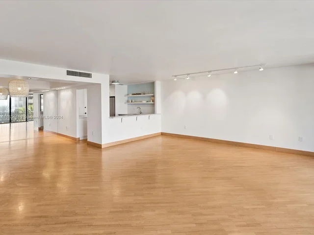 3 Grove Isle Dr # C506, Miami FL 33133