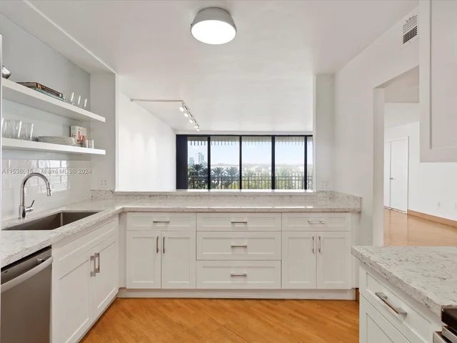 3 Grove Isle Dr # C506, Miami FL 33133