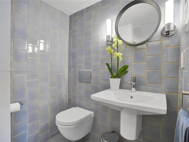 1228 West Ave # 1012, Miami Beach FL 33139