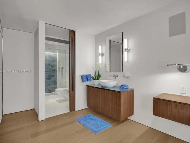 1228 West Ave # 1012, Miami Beach FL 33139