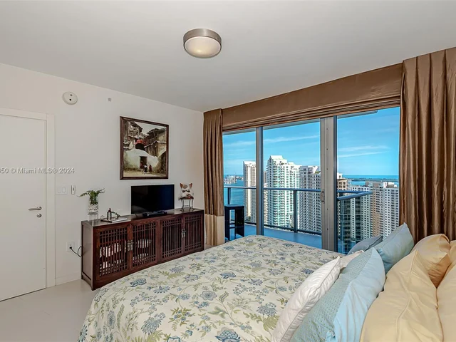 200 Biscayne Boulevard Way # 3907, Miami FL 33131