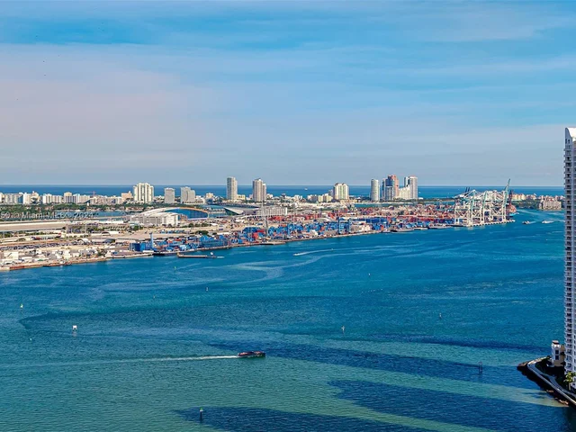 200 Biscayne Boulevard Way # 3907, Miami FL 33131