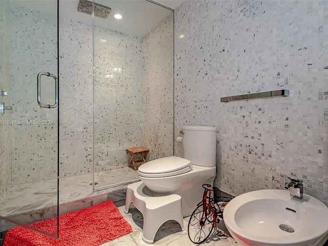 200 Biscayne Boulevard Way # 3907, Miami FL 33131