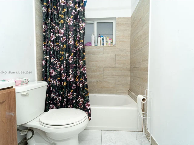 241 NE 26th St, Pompano Beach FL 33064