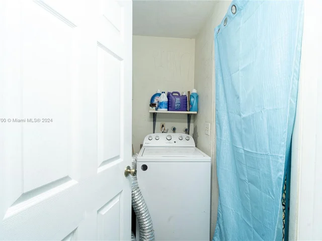 241 NE 26th St, Pompano Beach FL 33064