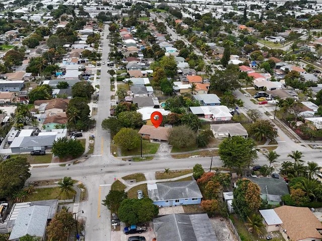 241 NE 26th St, Pompano Beach FL 33064