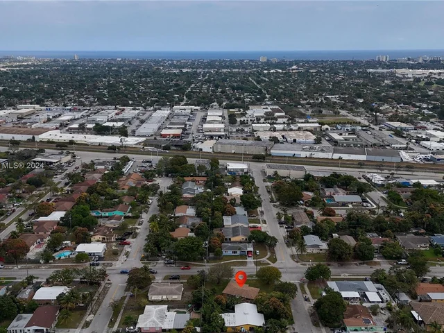 241 NE 26th St, Pompano Beach FL 33064