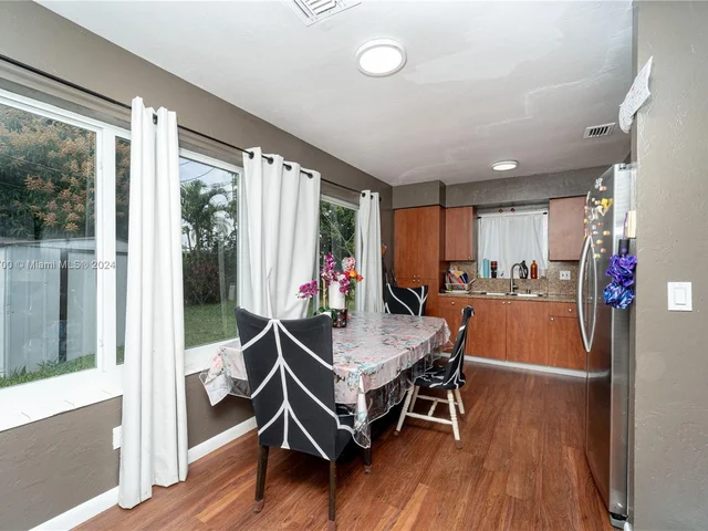 241 NE 26th St, Pompano Beach FL 33064