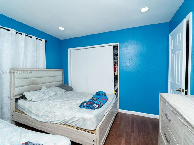 241 NE 26th St, Pompano Beach FL 33064