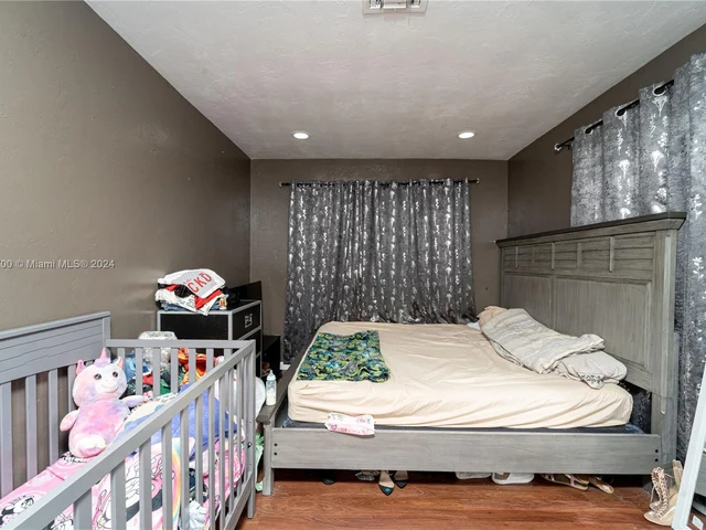 241 NE 26th St, Pompano Beach FL 33064