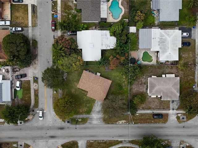 241 NE 26th St, Pompano Beach FL 33064