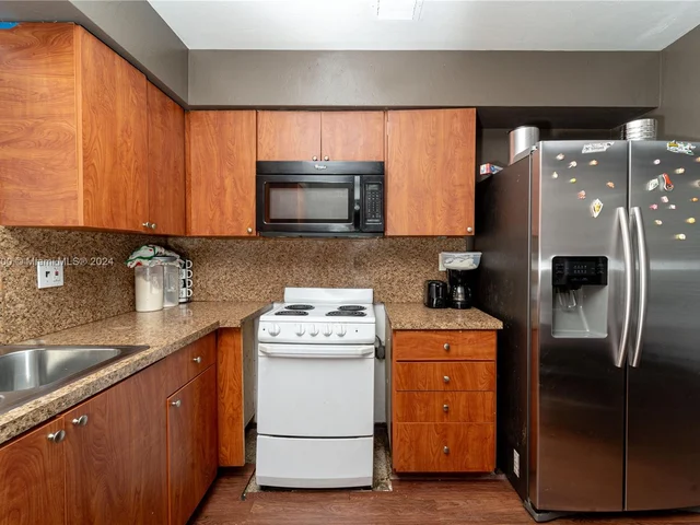 241 NE 26th St, Pompano Beach FL 33064