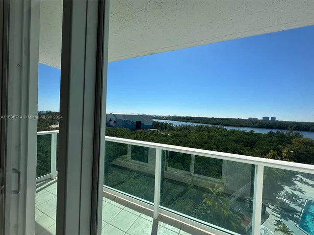 100 Bayview Dr # 917, Sunny Isles Beach FL 33160