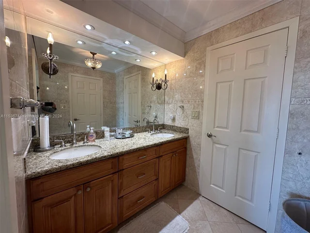 100 Bayview Dr # 917, Sunny Isles Beach FL 33160