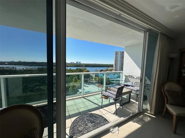 100 Bayview Dr # 917, Sunny Isles Beach FL 33160