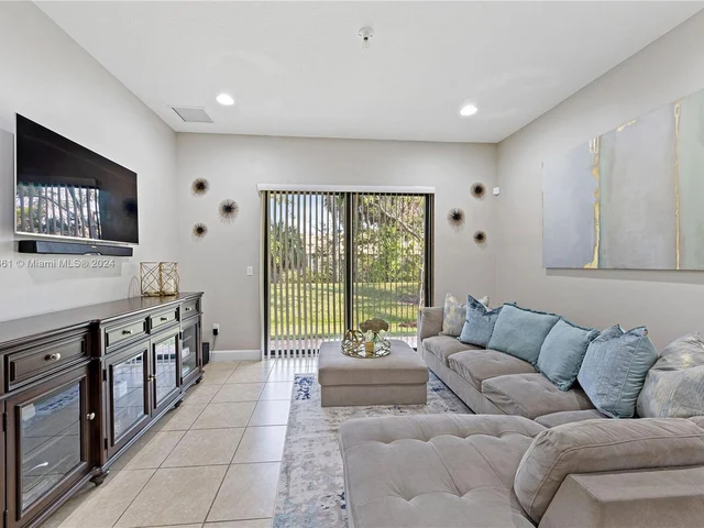 5412 NW 48th Ln, Tamarac FL 33319