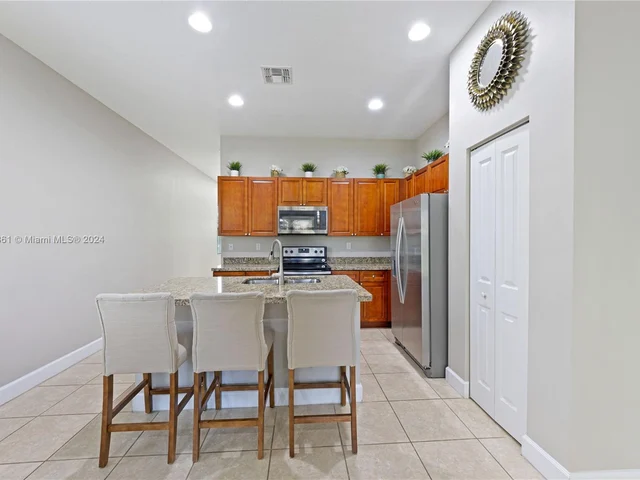 5412 NW 48th Ln, Tamarac FL 33319