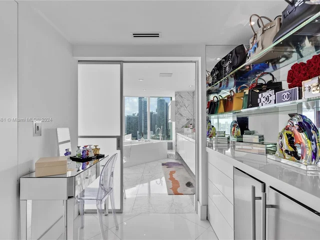 1643 Brickell Ave # 2901, Miami FL 33129