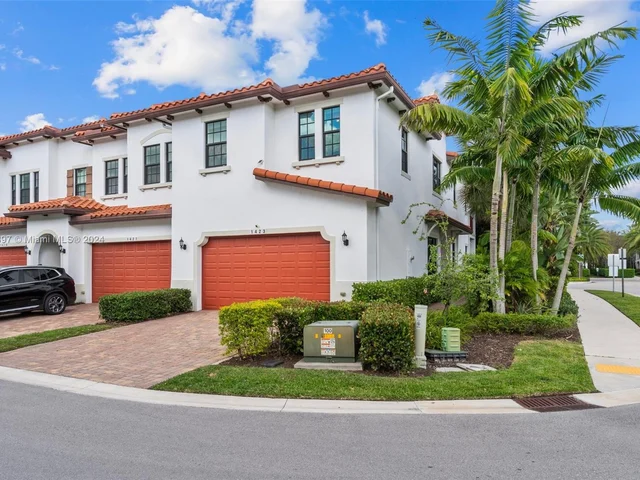 1423 SW 115th Ave, Pembroke Pines FL 33025