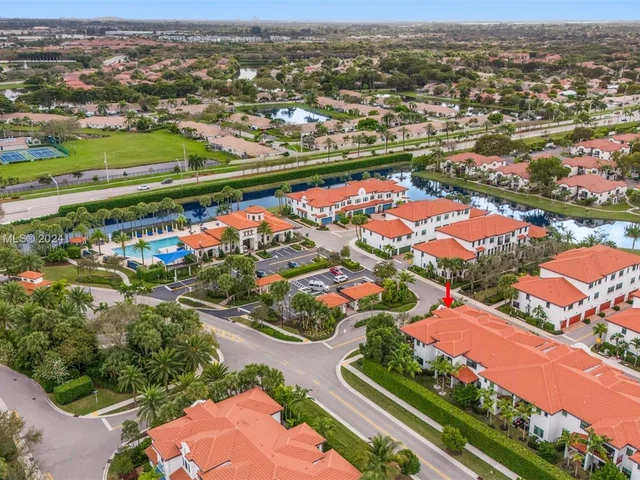 1423 SW 115th Ave, Pembroke Pines FL 33025