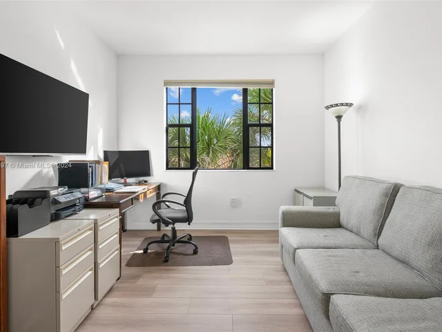 1423 SW 115th Ave, Pembroke Pines FL 33025