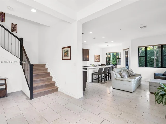 1423 SW 115th Ave, Pembroke Pines FL 33025