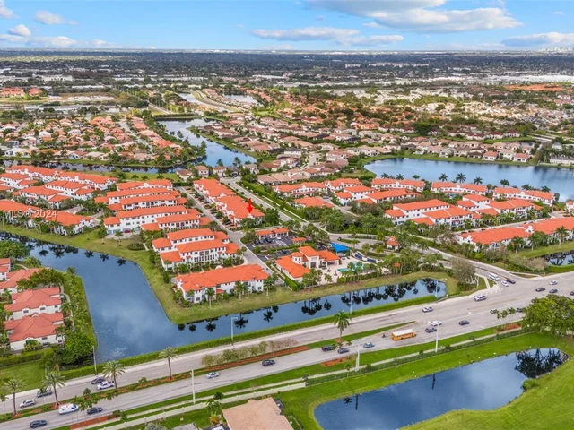 1423 SW 115th Ave, Pembroke Pines FL 33025