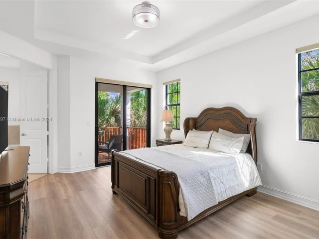 1423 SW 115th Ave, Pembroke Pines FL 33025