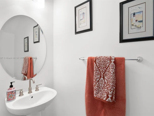 1423 SW 115th Ave, Pembroke Pines FL 33025