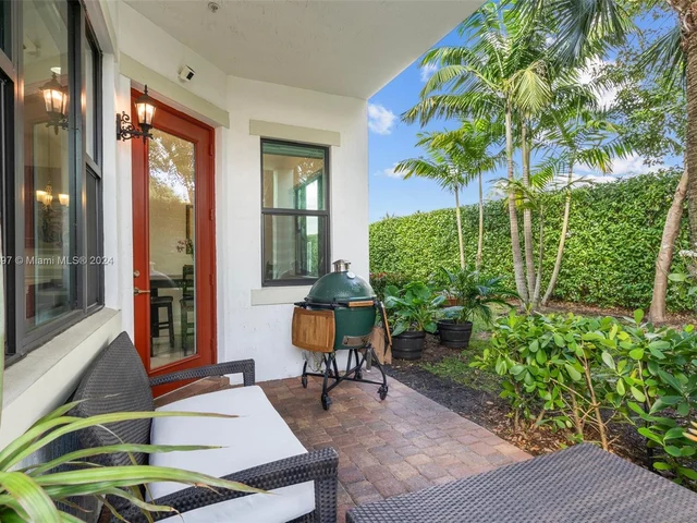 1423 SW 115th Ave, Pembroke Pines FL 33025