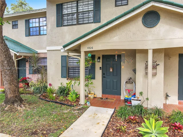 466 Westree Ln S, Plantation FL 33324