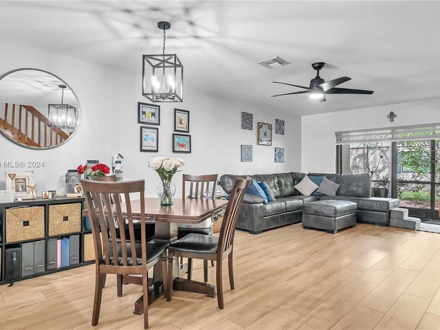 466 Westree Ln S, Plantation FL 33324