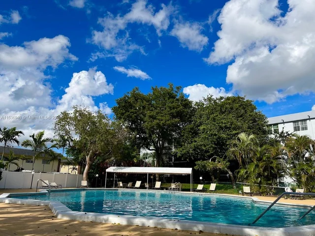 118 Royal Park Dr # 3C, Oakland Park FL 33309