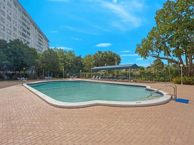 4001 Hillcrest Dr # 914, Hollywood FL 33021