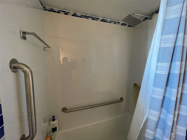 4001 Hillcrest Dr # 914, Hollywood FL 33021