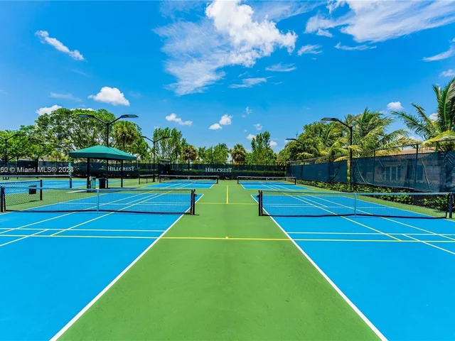 4001 Hillcrest Dr # 914, Hollywood FL 33021