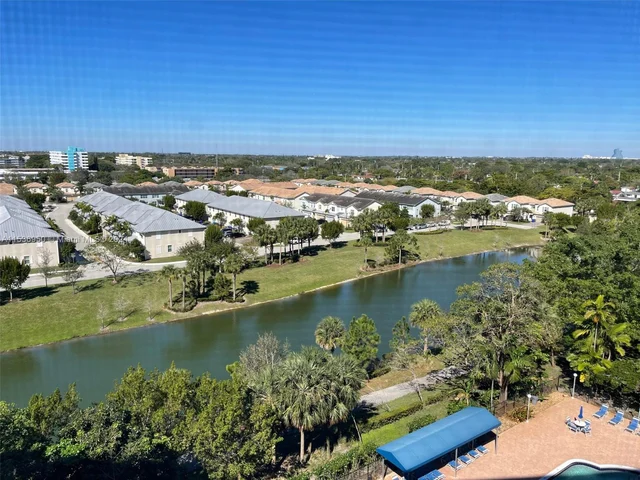 4001 Hillcrest Dr # 914, Hollywood FL 33021