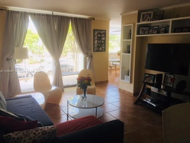 16546 NE 26th Ave # 2H, North Miami Beach FL 33160