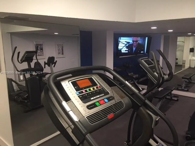 16546 NE 26th Ave # 2H, North Miami Beach FL 33160