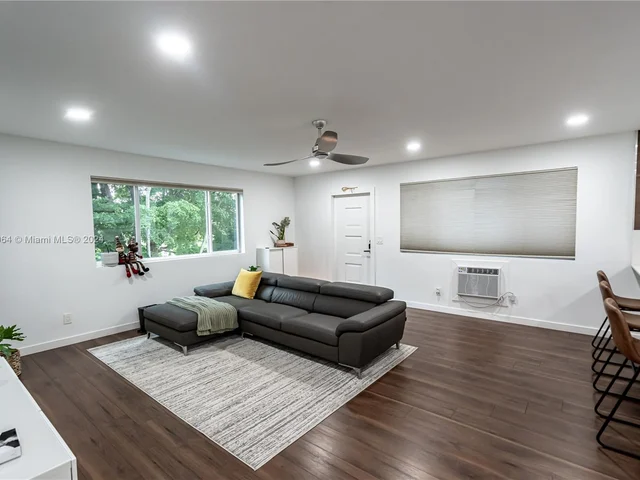 2100 NE 39th St # 408, Fort Lauderdale FL 33308