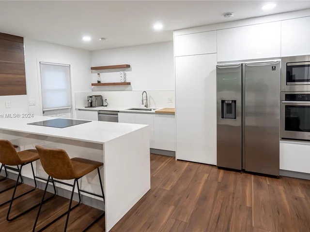 2100 NE 39th St # 408, Fort Lauderdale FL 33308