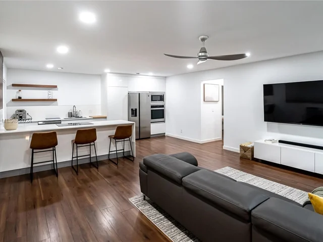 2100 NE 39th St # 408, Fort Lauderdale FL 33308