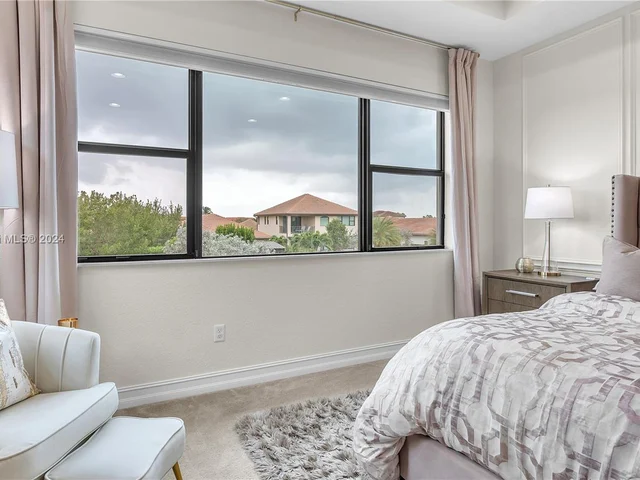 1118 SW 113th Way, Pembroke Pines FL 33025