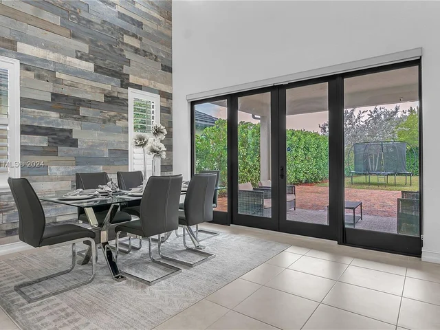 1118 SW 113th Way, Pembroke Pines FL 33025